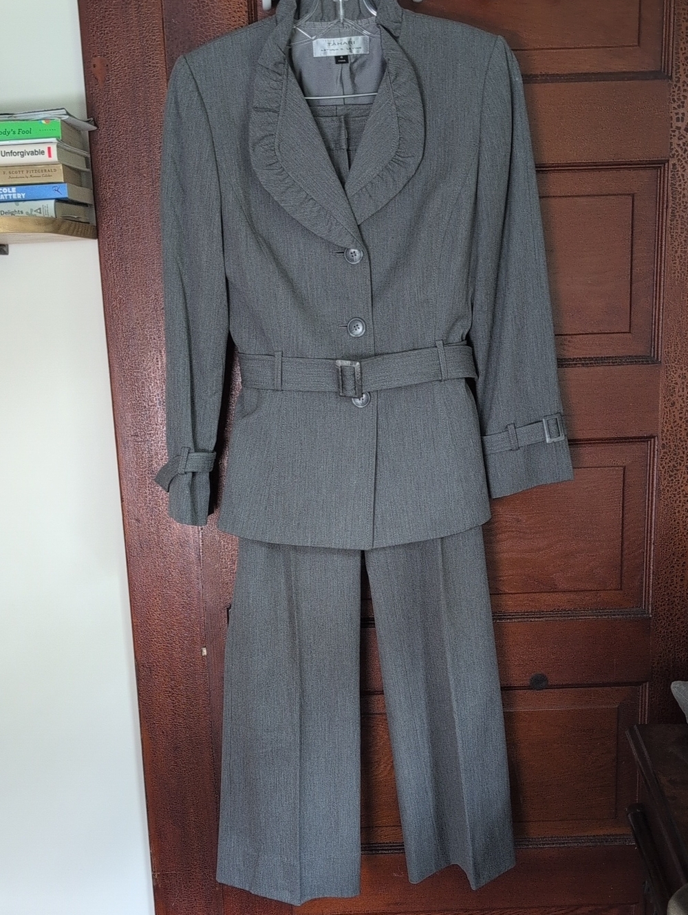 Tahari ASL Women's Gray Ruffled Collar Two-Piece Pantsuit
